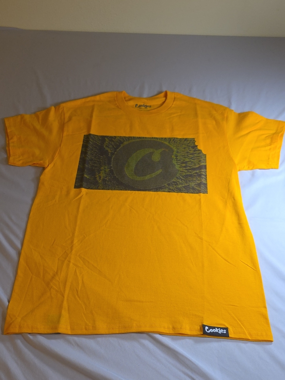 Men’s Cookie Yellow Graphic Tee Size M